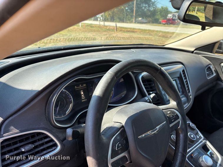 image for item FG0613 2016 Chrysler  200 
