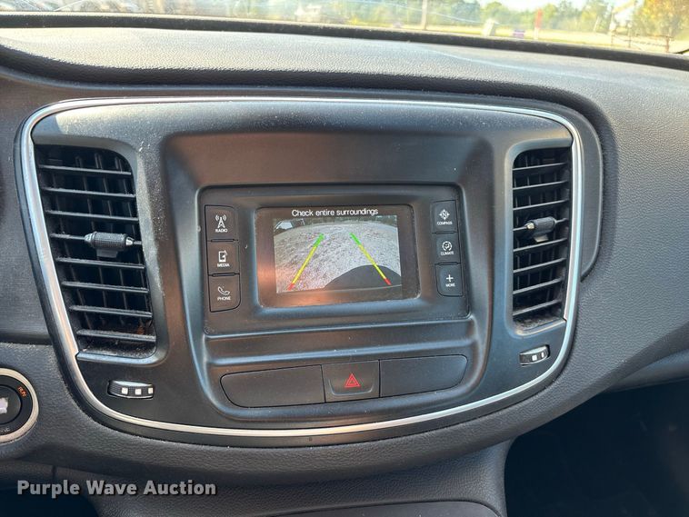 image for item FG0613 2016 Chrysler  200 