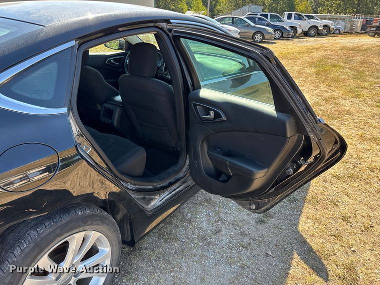 image for item FG0613 2016 Chrysler  200 