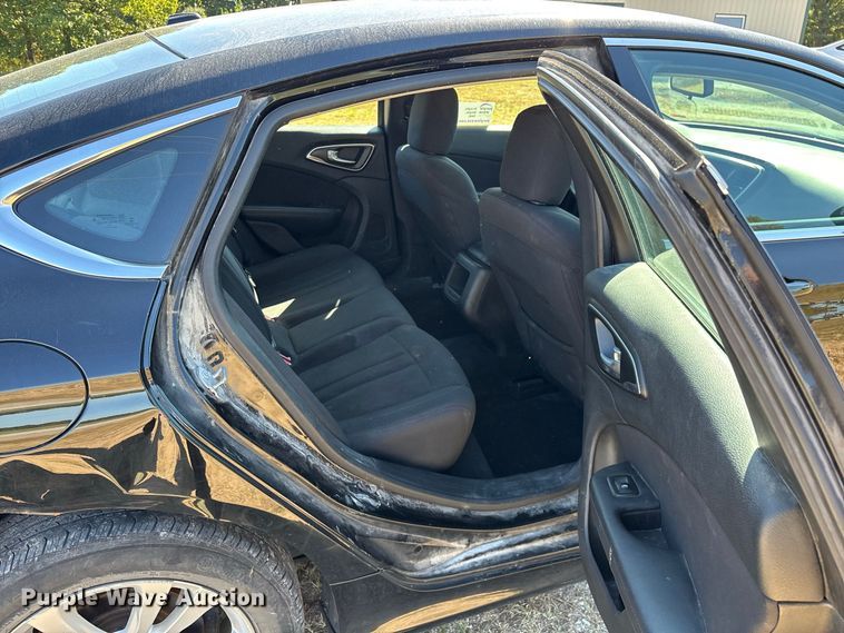image for item FG0613 2016 Chrysler  200 