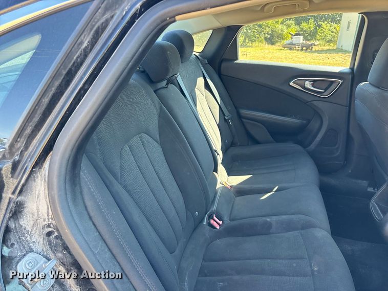 image for item FG0613 2016 Chrysler  200 