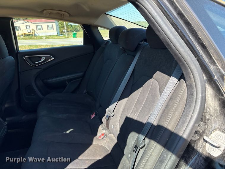 image for item FG0613 2016 Chrysler  200 