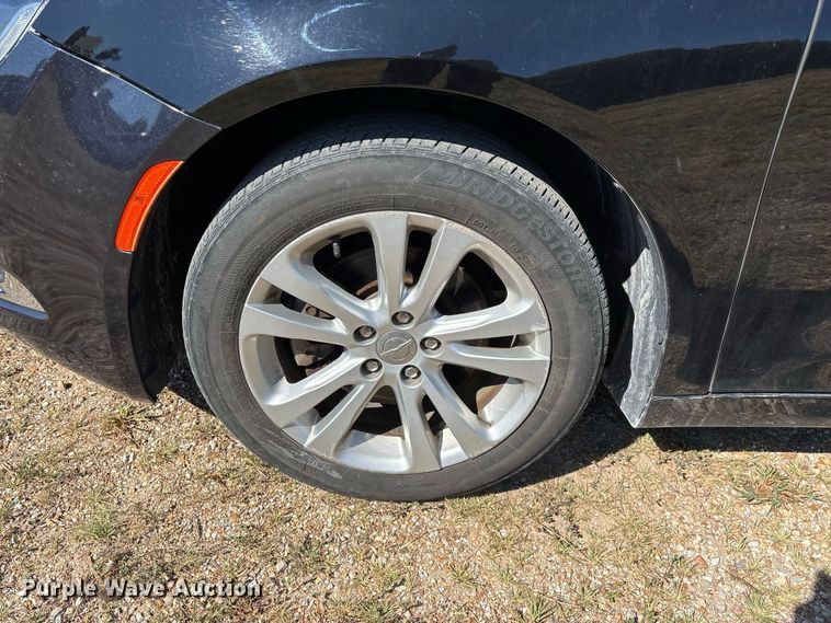 image for item FG0613 2016 Chrysler  200 