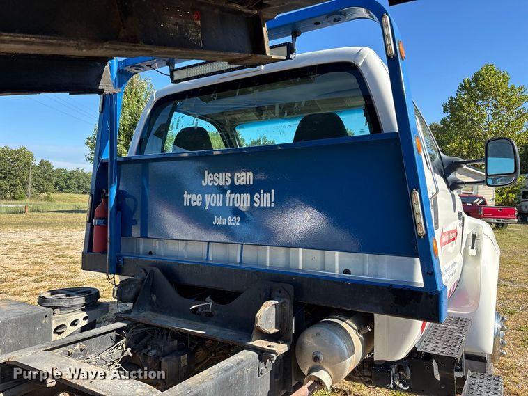 image for item FG0614 2008 Ford  F650 Super Duty XLT Pro Loader rollback truck