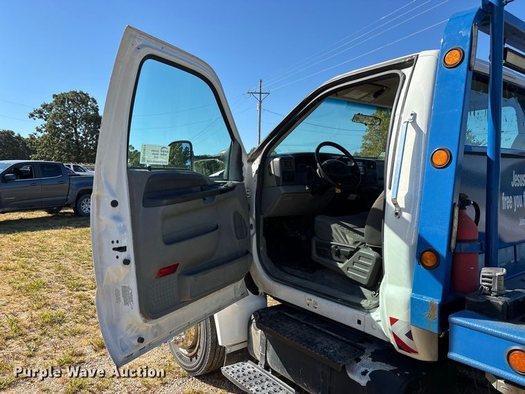 image for item FG0614 2008 Ford  F650 Super Duty XLT Pro Loader rollback truck