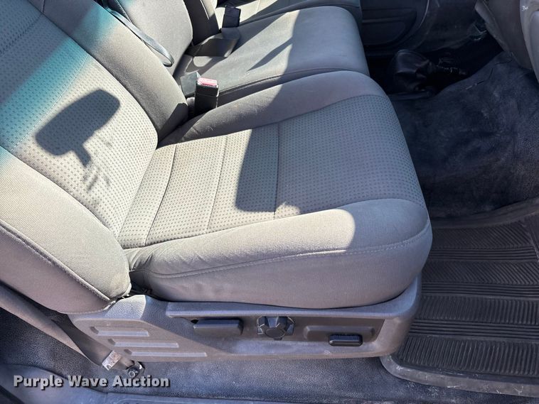 image for item FG0614 2008 Ford  F650 Super Duty XLT Pro Loader rollback truck