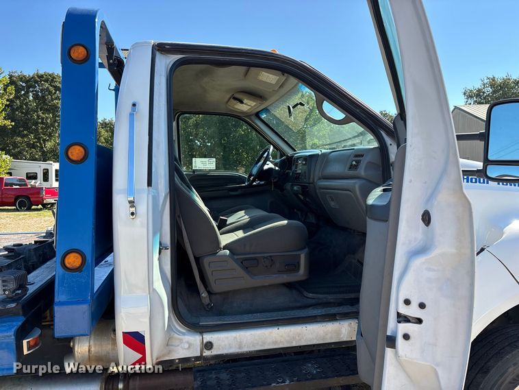 image for item FG0614 2008 Ford  F650 Super Duty XLT Pro Loader rollback truck
