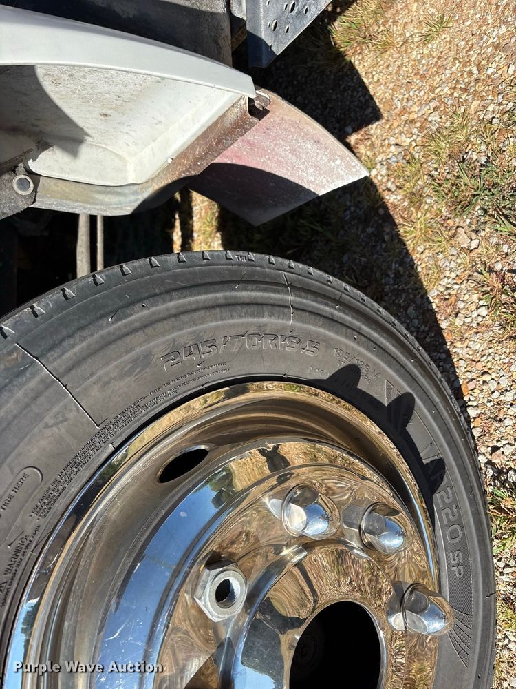image for item FG0614 2008 Ford  F650 Super Duty XLT Pro Loader rollback truck