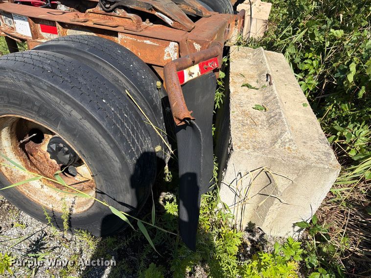 image for item FG3011 1987 Fruehauf Trailer Corporation dolly