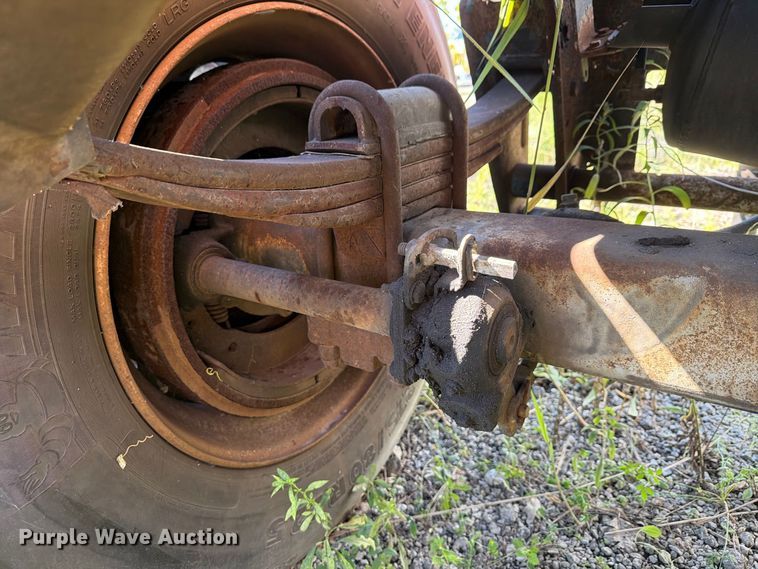 image for item FG3011 1987 Fruehauf Trailer Corporation dolly