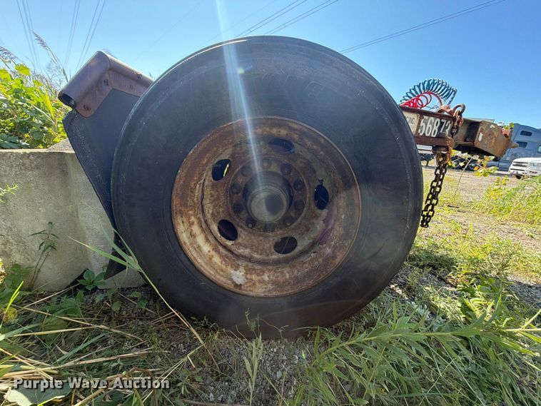 image for item FG3011 1987 Fruehauf Trailer Corporation dolly