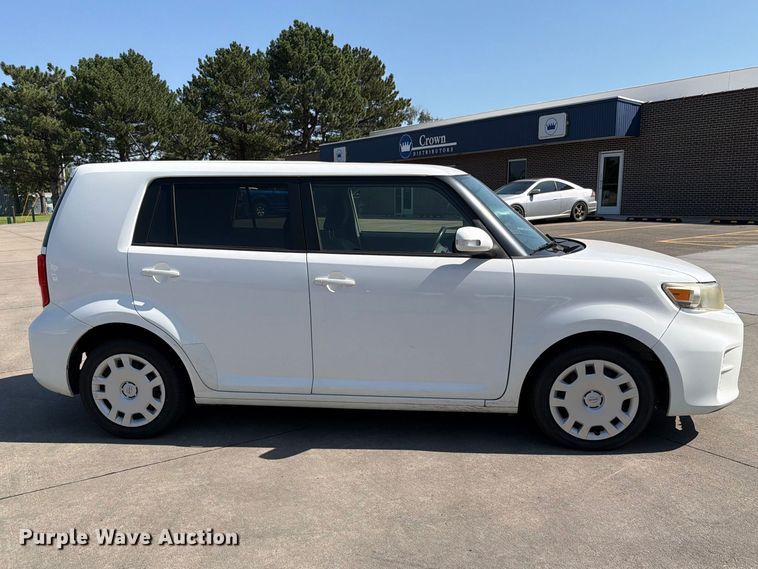 image for item FH6350 2015 Toyota Scion  
