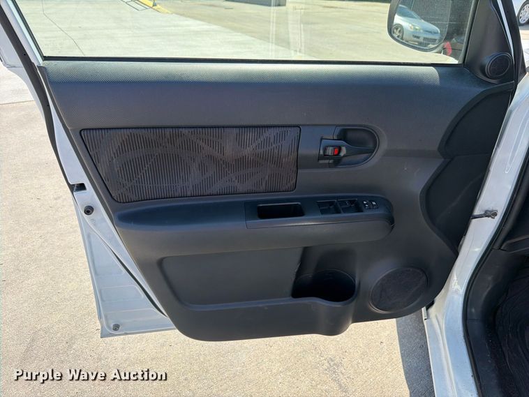 image for item FH6350 2015 Toyota Scion  
