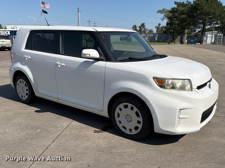 image for item FH6351 2014 Toyota Scion 