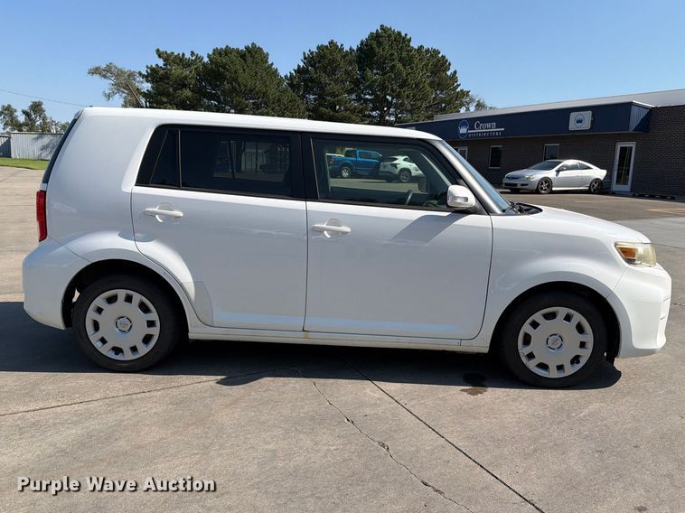 image for item FH6351 2014 Toyota Scion 