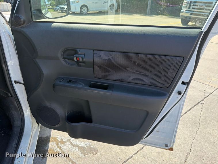 image for item FH6351 2014 Toyota Scion 