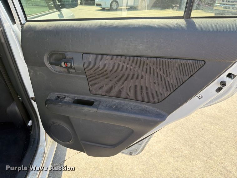 image for item FH6351 2014 Toyota Scion 