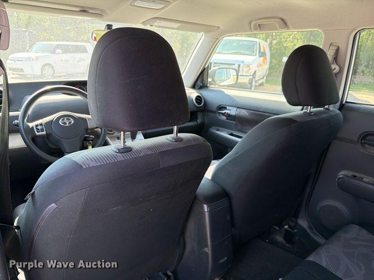image for item FH6351 2014 Toyota Scion 