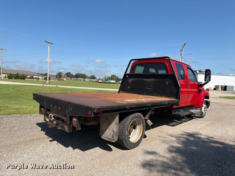 image for item FH6356 2004 GMC C4500 Crew Cab flatbed truck