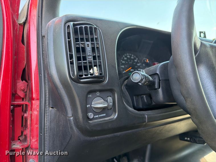 image for item FH6356 2004 GMC C4500 Crew Cab flatbed truck