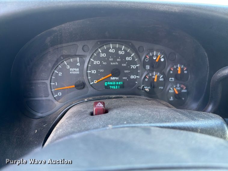 image for item FH6356 2004 GMC C4500 Crew Cab flatbed truck