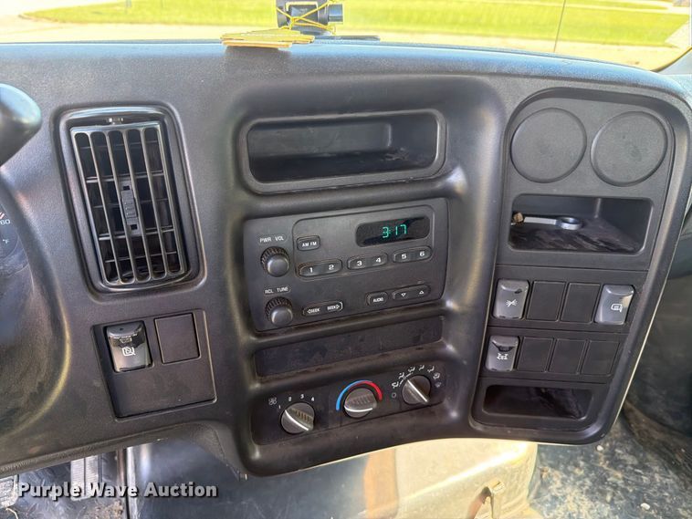 image for item FH6356 2004 GMC C4500 Crew Cab flatbed truck