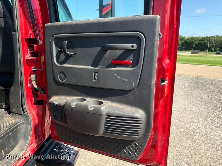 image for item FH6356 2004 GMC C4500 Crew Cab flatbed truck
