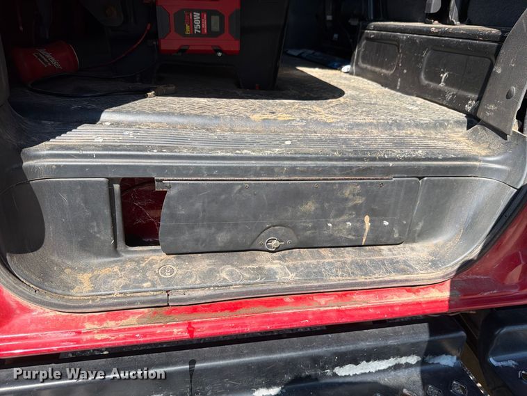 image for item FH6356 2004 GMC C4500 Crew Cab flatbed truck