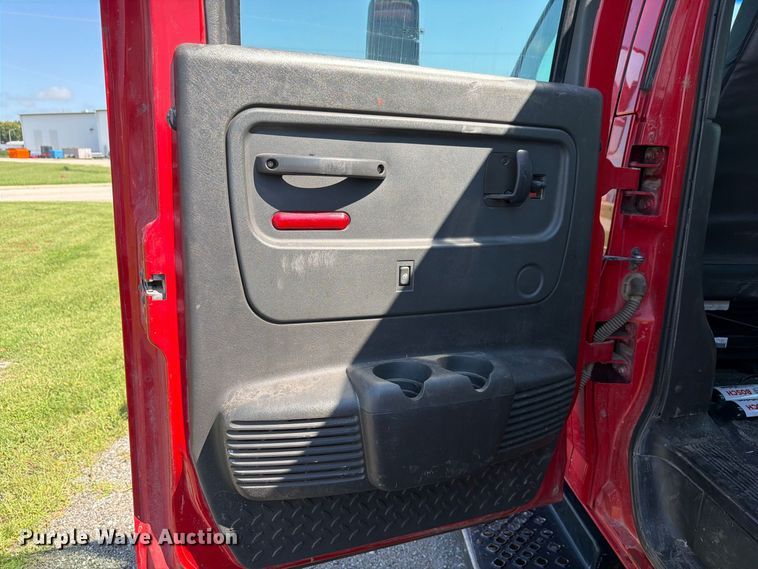 image for item FH6356 2004 GMC C4500 Crew Cab flatbed truck