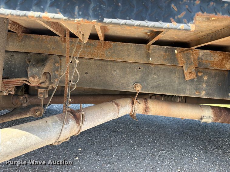 image for item FH6356 2004 GMC C4500 Crew Cab flatbed truck