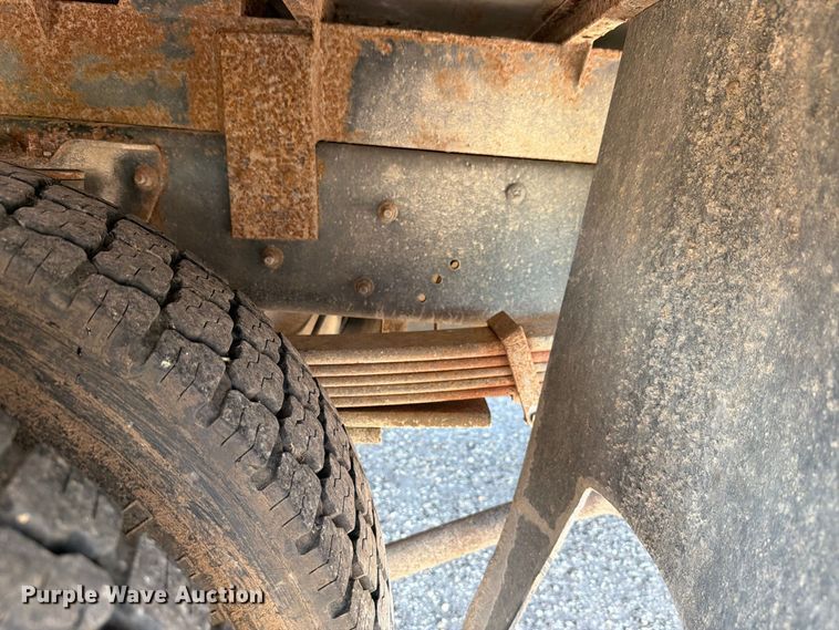 image for item FH6356 2004 GMC C4500 Crew Cab flatbed truck