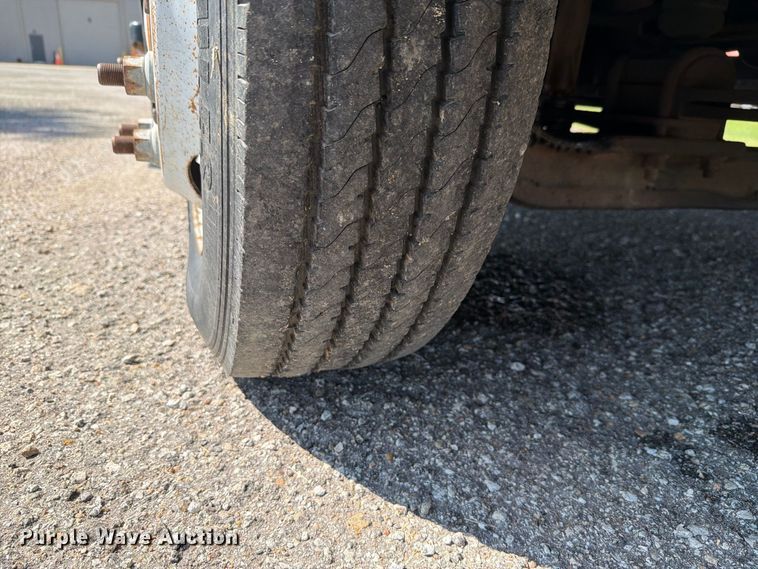 image for item FH6356 2004 GMC C4500 Crew Cab flatbed truck
