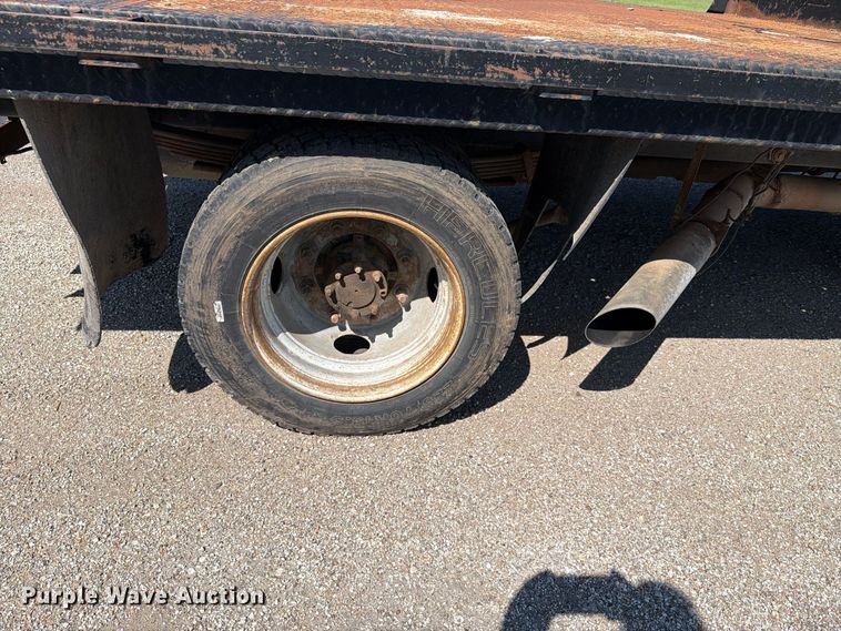 image for item FH6356 2004 GMC C4500 Crew Cab flatbed truck