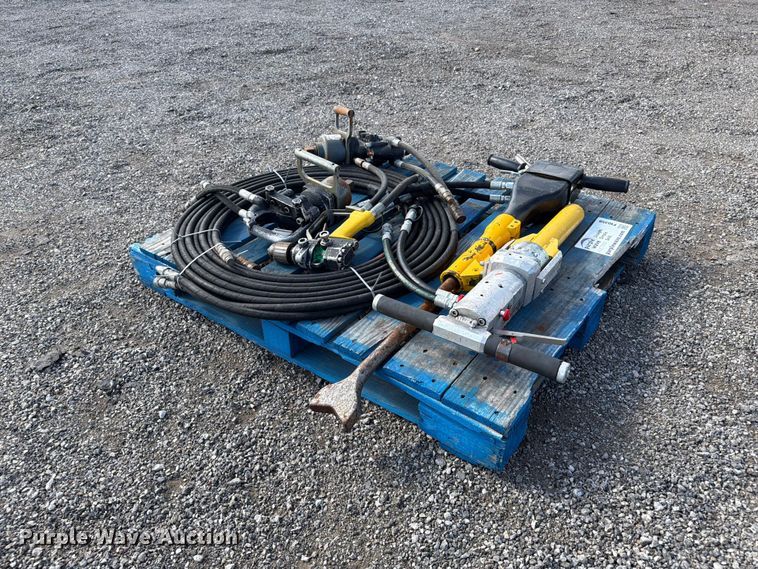 image for item FI0358 Hydraulic tools