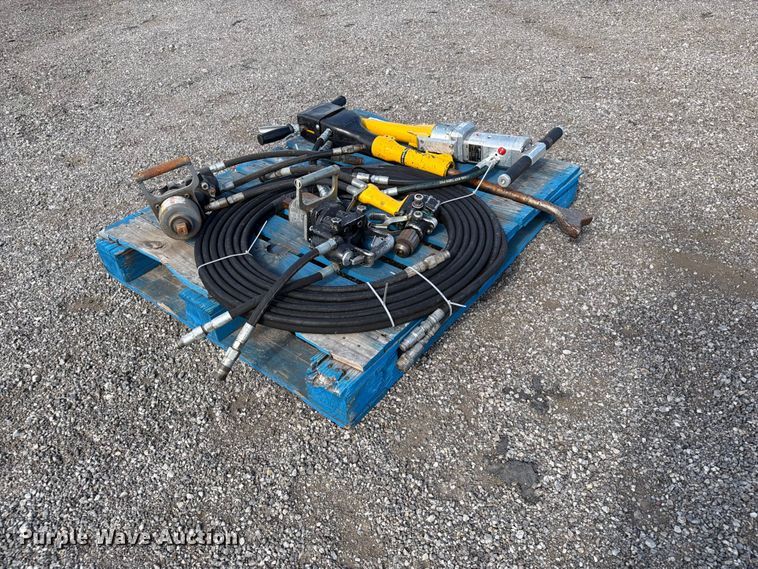 image for item FI0358 Hydraulic tools