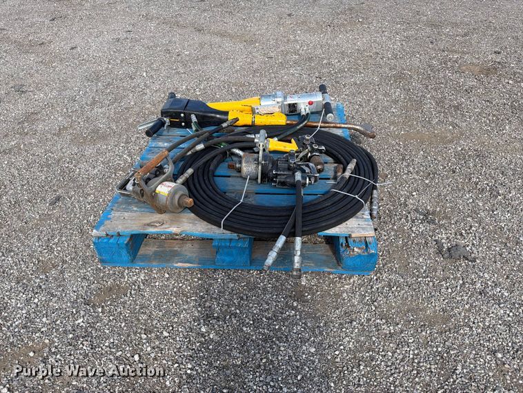 image for item FI0358 Hydraulic tools