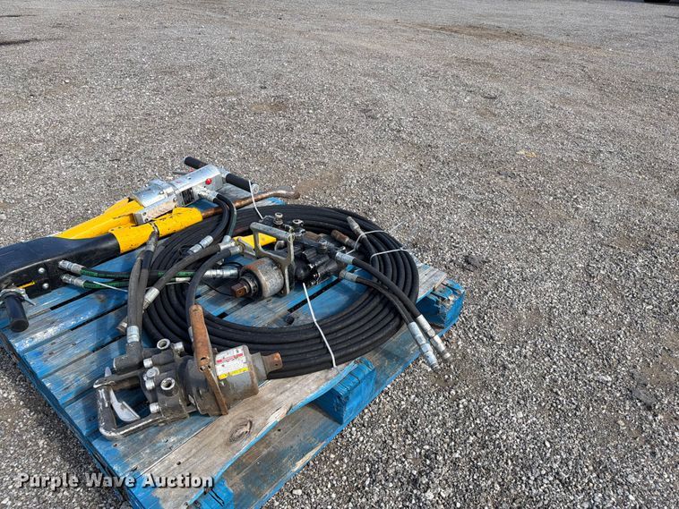 image for item FI0358 Hydraulic tools