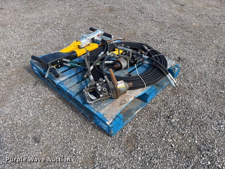 image for item FI0358 Hydraulic tools