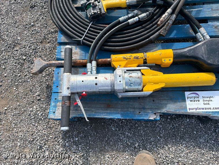image for item FI0358 Hydraulic tools
