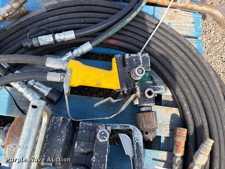 image for item FI0358 Hydraulic tools