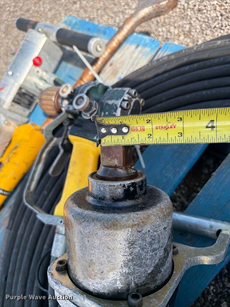 image for item FI0358 Hydraulic tools