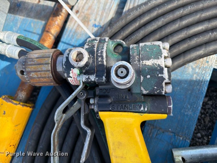 image for item FI0358 Hydraulic tools