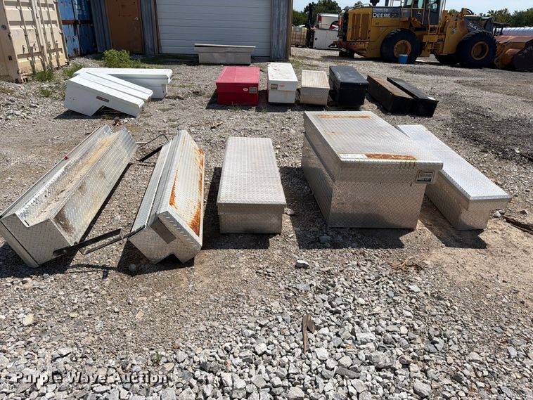 image for item FI0359 (5) toolboxes