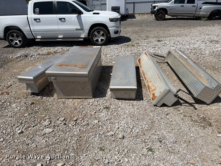 image for item FI0359 (5) toolboxes