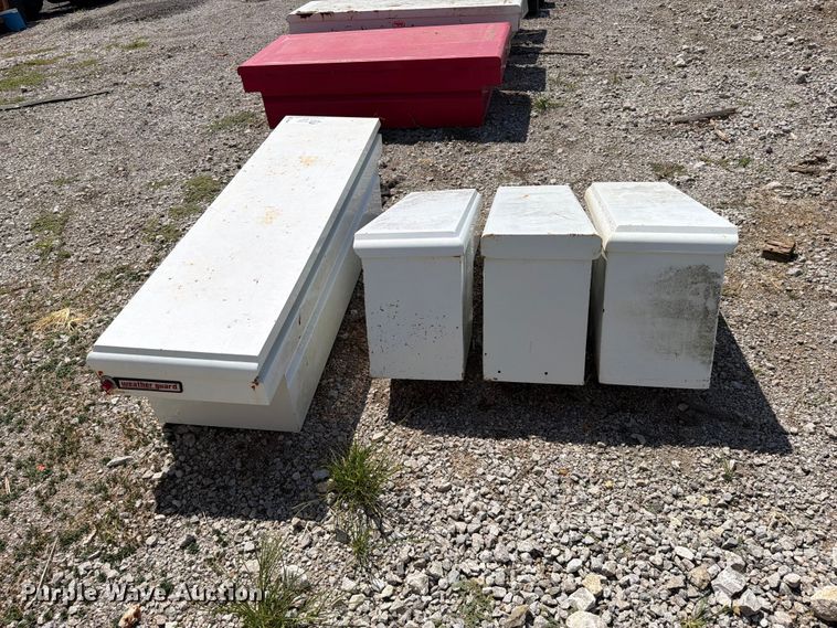 image for item FI0360 (4) toolboxes