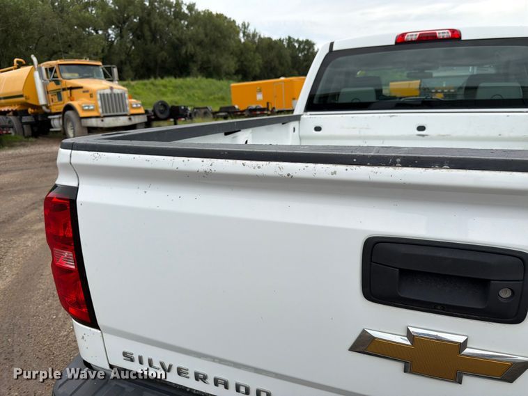 image for item FK3347 2019 Chevrolet Silverado 1500 LD Crew Cab pickup truck