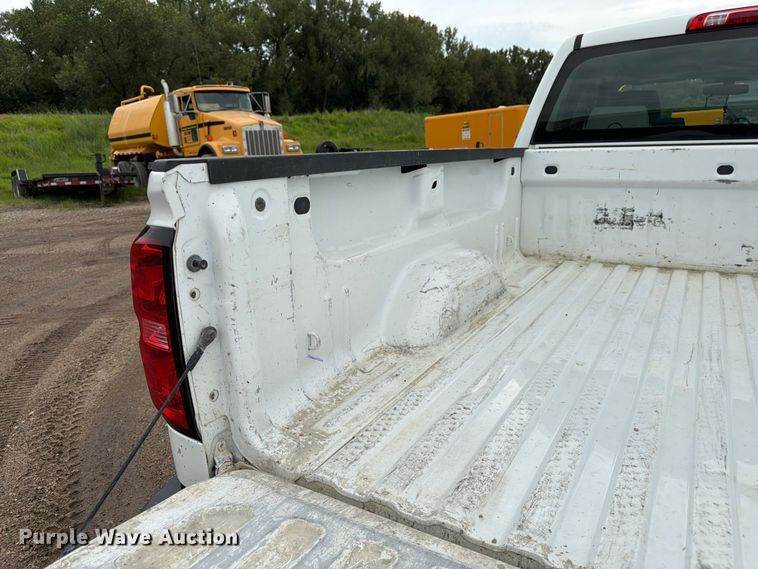 image for item FK3347 2019 Chevrolet Silverado 1500 LD Crew Cab pickup truck