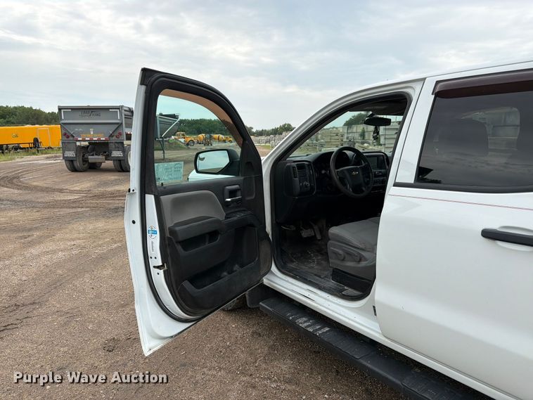 image for item FK3347 2019 Chevrolet Silverado 1500 LD Crew Cab pickup truck