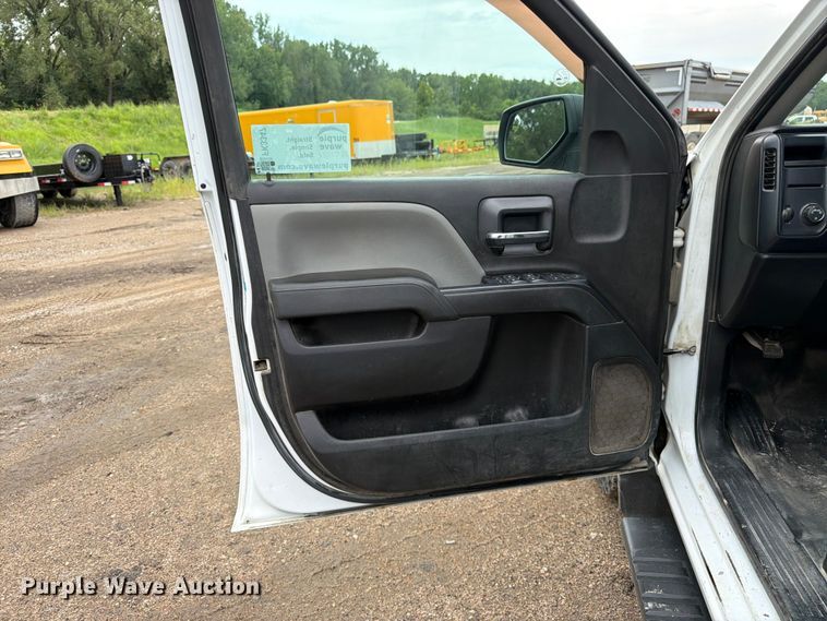 image for item FK3347 2019 Chevrolet Silverado 1500 LD Crew Cab pickup truck