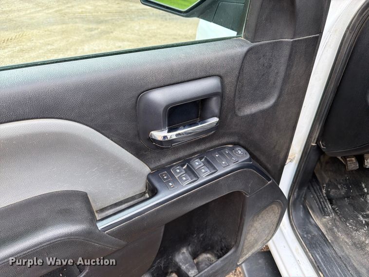 image for item FK3347 2019 Chevrolet Silverado 1500 LD Crew Cab pickup truck